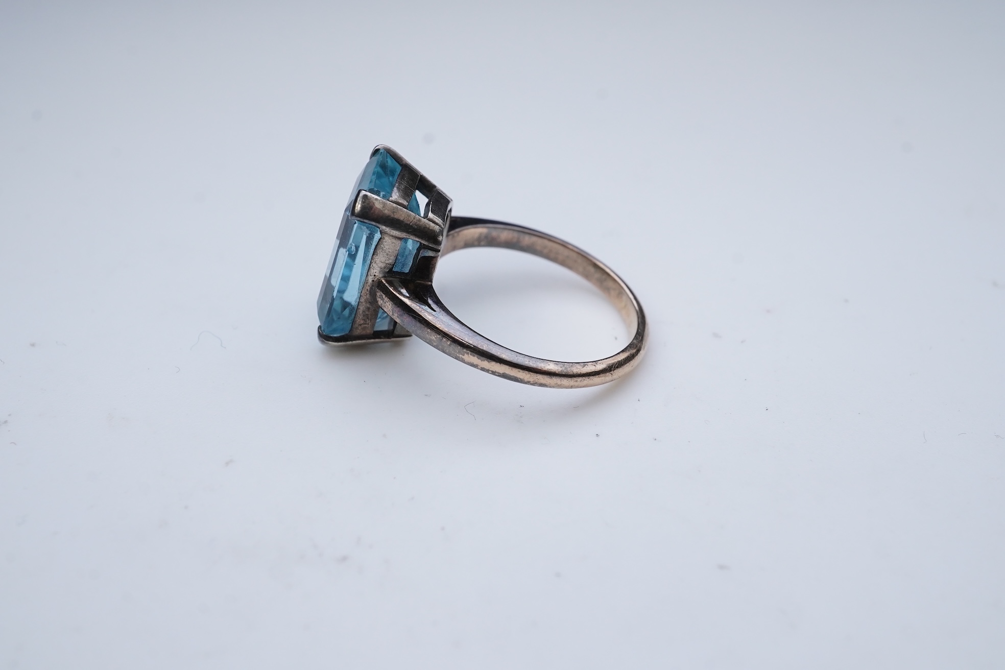 An aquamarine ring, mid 20th century